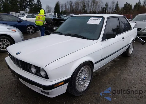1989 BMW 325 I Automatic/Is Automatic из США, поврежденный, VIN WBAAA2301K8263186